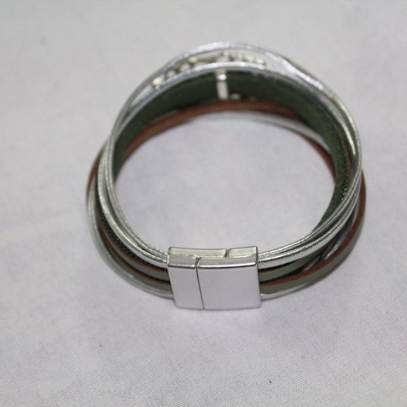 Bohemian leather clasp feather bracelet - Picture 4 of 4